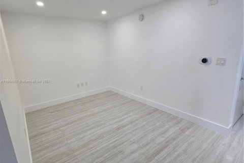 Copropriété à vendre à North Miami Beach, Floride: 2 chambres, 102.94 m2 № 1378623 - photo 8