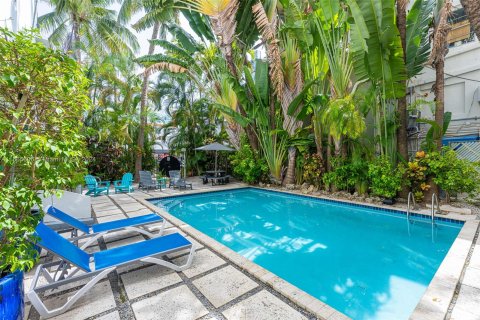 Condo in Miami Beach, Florida, 1 bedroom  № 1378639 - photo 1