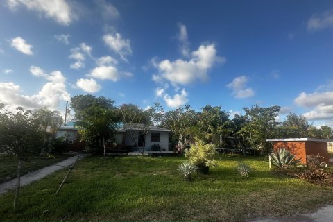 Propiedad comercial en venta en Lake Worth, Florida, 283.44 m2 № 1186664 - foto 3