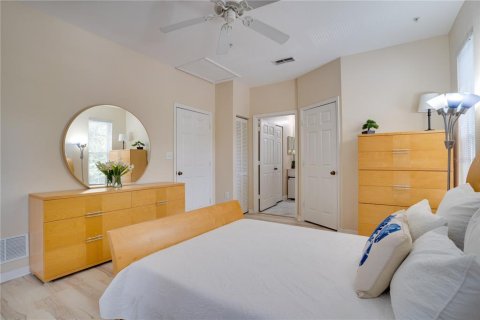 Condo in Tampa, Florida, 1 bedroom  № 1351550 - photo 10