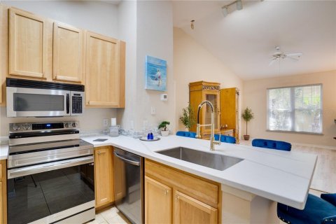 Condo in Tampa, Florida, 1 bedroom  № 1351550 - photo 8