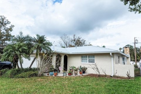 Casa en venta en Saint Petersburg, Florida, 3 dormitorios, 164.62 m2 № 1393998 - foto 1