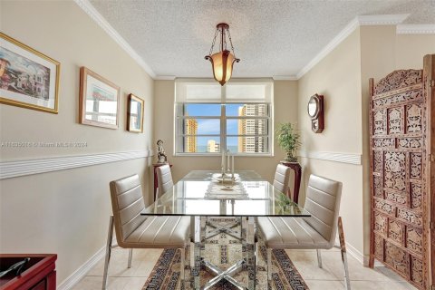 Copropriété à vendre à Hallandale Beach, Floride: 2 chambres, 116.13 m2 № 1315627 - photo 15