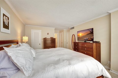 Copropriété à vendre à Hallandale Beach, Floride: 2 chambres, 116.13 m2 № 1315627 - photo 19