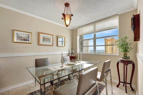 Copropriété à vendre à Hallandale Beach, Floride: 2 chambres, 116.13 m2 № 1315627 - photo 3