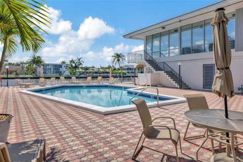 Copropriété à vendre à Hallandale Beach, Floride: 2 chambres, 116.13 m2 № 1315627 - photo 25