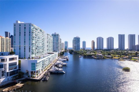 Condominio en venta en Sunny Isles Beach, Florida, 4 dormitorios, 286.88 m2 № 1355046 - foto 30