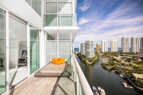 Condominio en venta en Sunny Isles Beach, Florida, 4 dormitorios, 286.88 m2 № 1355046 - foto 17