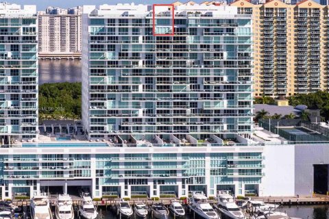 Condominio en venta en Sunny Isles Beach, Florida, 4 dormitorios, 286.88 m2 № 1355046 - foto 2