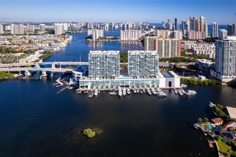 Condominio en venta en Sunny Isles Beach, Florida, 4 dormitorios, 286.88 m2 № 1355046 - foto 24