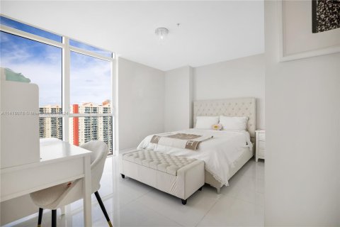 Condominio en venta en Sunny Isles Beach, Florida, 4 dormitorios, 286.88 m2 № 1355046 - foto 19