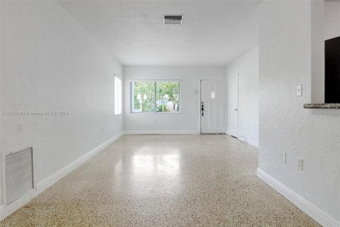 Villa ou maison à vendre à Miami, Floride: 3 chambres, 92.9 m2 № 1355086 - photo 5