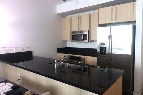 Condominio en venta en Miami, Florida, 1 dormitorio, 64.38 m2 № 1333333 - foto 27