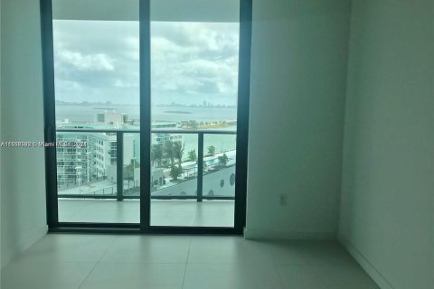 Condo in Miami, Florida, 1 bedroom  № 1360740 - photo 4