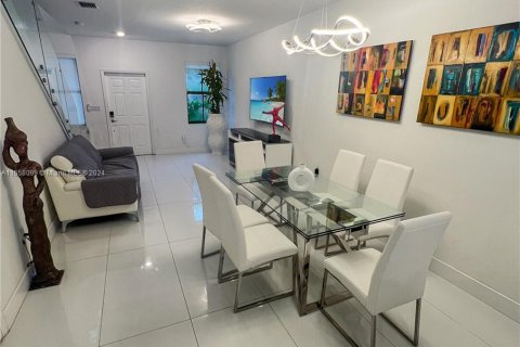 Villa ou maison à vendre à Fort Lauderdale, Floride: 3 chambres, 152.92 m2 № 1360414 - photo 4