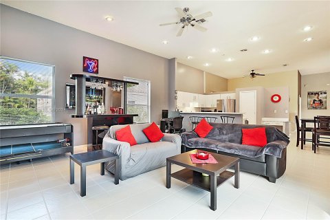 Casa en venta en Coral Springs, Florida, 4 dormitorios, 257.9 m2 № 1412226 - foto 18