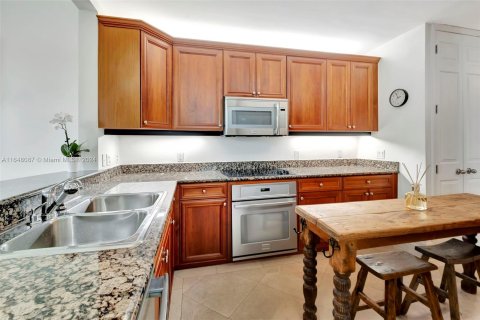 Condominio en venta en Coral Gables, Florida, 3 dormitorios, 181.35 m2 № 1332629 - foto 6