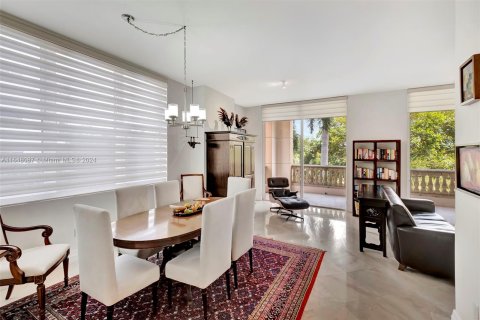 Condominio en venta en Coral Gables, Florida, 3 dormitorios, 181.35 m2 № 1332629 - foto 3