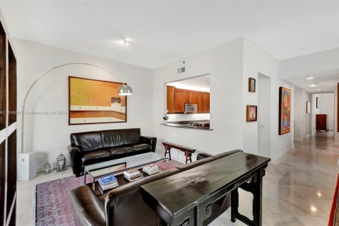 Condominio en venta en Coral Gables, Florida, 3 dormitorios, 181.35 m2 № 1332629 - foto 2