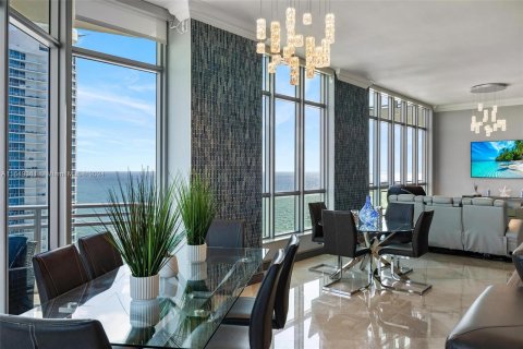 Condominio en venta en Hollywood, Florida, 3 dormitorios, 265.42 m2 № 1332667 - foto 5