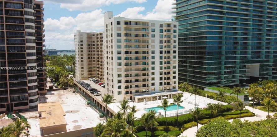 Condominio en Bal Harbour, Florida, 2 dormitorios  № 1332668