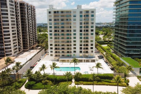 Condominio en venta en Bal Harbour, Florida, 2 dormitorios, 124.67 m2 № 1332668 - foto 2