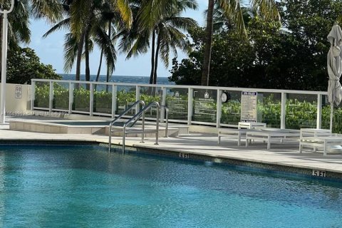 Condominio en venta en Bal Harbour, Florida, 2 dormitorios, 124.67 m2 № 1332668 - foto 4