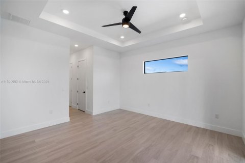 Casa en venta en Cape Coral, Florida, 4 dormitorios, 186.64 m2 № 1000198 - foto 15