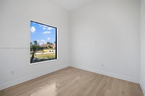 Casa en venta en Cape Coral, Florida, 4 dormitorios, 186.64 m2 № 1000198 - foto 29