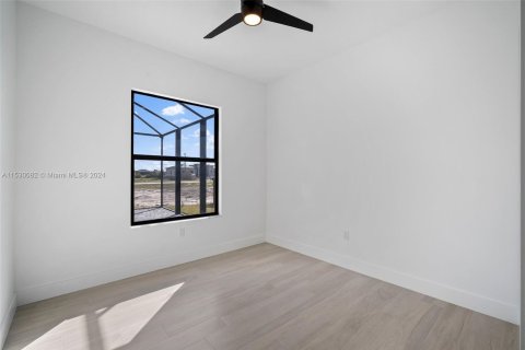 Casa en venta en Cape Coral, Florida, 4 dormitorios, 186.64 m2 № 1000198 - foto 23