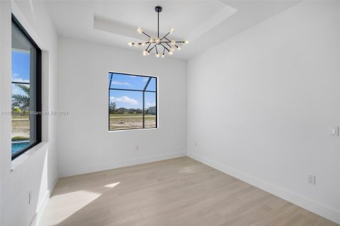 Casa en venta en Cape Coral, Florida, 4 dormitorios, 186.64 m2 № 1000198 - foto 14