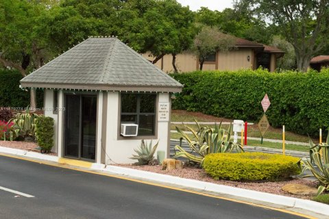 Condominio en venta en Tamarac, Florida, 2 dormitorios, 108.05 m2 № 813114 - foto 2