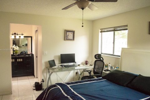 Copropriété à vendre à Tamarac, Floride: 2 chambres, 108.05 m2 № 813114 - photo 20