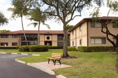 Condominio en venta en Tamarac, Florida, 2 dormitorios, 108.05 m2 № 813114 - foto 3