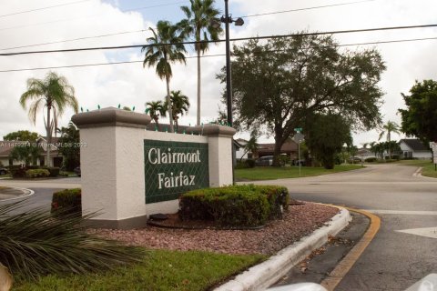 Condominio en venta en Tamarac, Florida, 2 dormitorios, 108.05 m2 № 813114 - foto 1