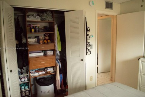 Copropriété à vendre à Tamarac, Floride: 2 chambres, 108.05 m2 № 813114 - photo 26