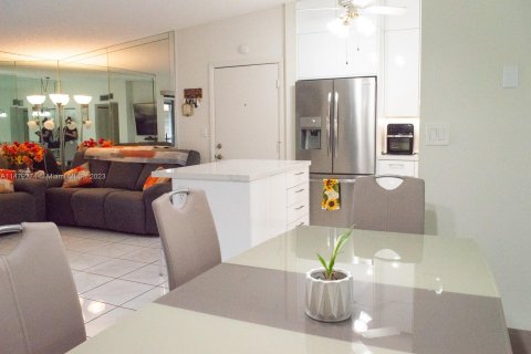 Condominio en venta en Tamarac, Florida, 2 dormitorios, 108.05 m2 № 813114 - foto 10