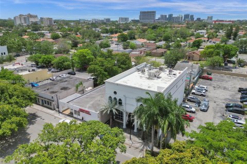 Propiedad comercial en venta en Miami, Florida № 1176215 - foto 2