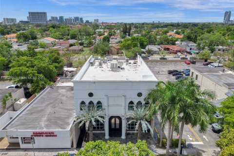 Commercial property in Miami, Florida № 1176215 - photo 1