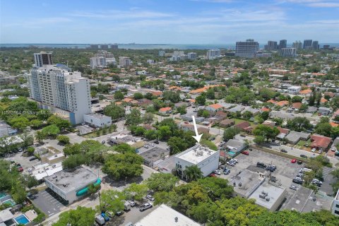 Propiedad comercial en venta en Miami, Florida № 1176215 - foto 7