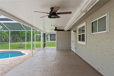 Villa ou maison à vendre à Port Charlotte, Floride: 2 chambres, 83.61 m2 № 1359736 - photo 13