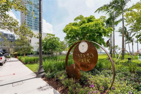 Condominio en venta en Miami, Florida, 1 dormitorio, 69.31 m2 № 1399547 - foto 10