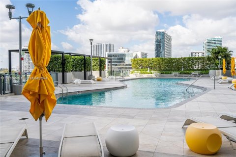 Condominio en venta en Miami, Florida, 1 dormitorio, 69.31 m2 № 1399547 - foto 12