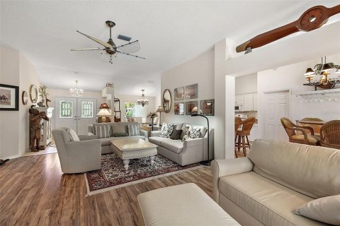 Casa en venta en The Villages, Florida, 3 dormitorios, 197.88 m2 № 1352793 - foto 8