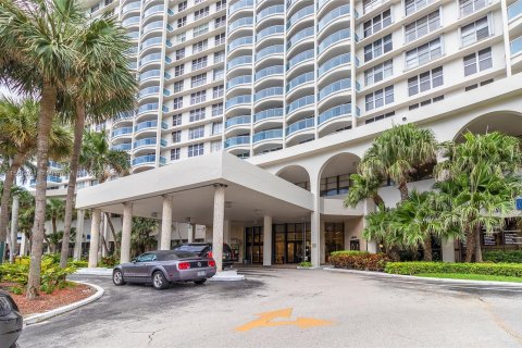 Condo in Hollywood, Florida, 1 bedroom  № 1104295 - photo 3