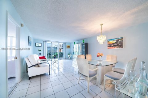 Copropriété à vendre à Hollywood, Floride: 1 chambre, 83.61 m2 № 1104295 - photo 12