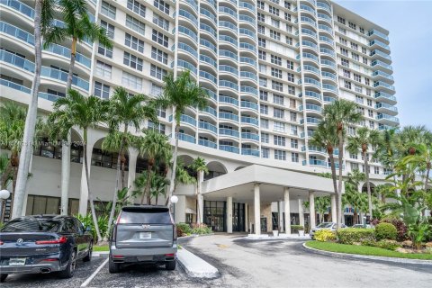 Condominio en venta en Hollywood, Florida, 1 dormitorio, 83.61 m2 № 1104295 - foto 2