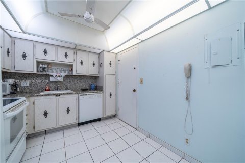 Copropriété à vendre à Hollywood, Floride: 1 chambre, 83.61 m2 № 1104295 - photo 18