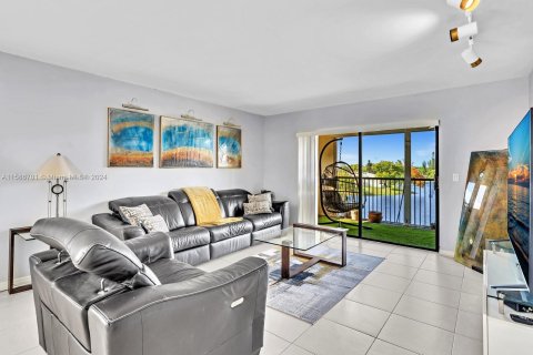 Copropriété à vendre à Lauderhill, Floride: 2 chambres, 111.48 m2 № 1173814 - photo 13