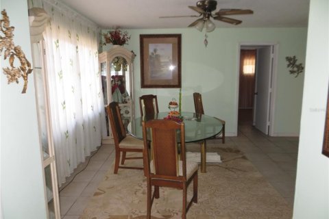 House in Port Charlotte, Florida 3 bedrooms, 174.19 sq.m. № 1302283 - photo 5